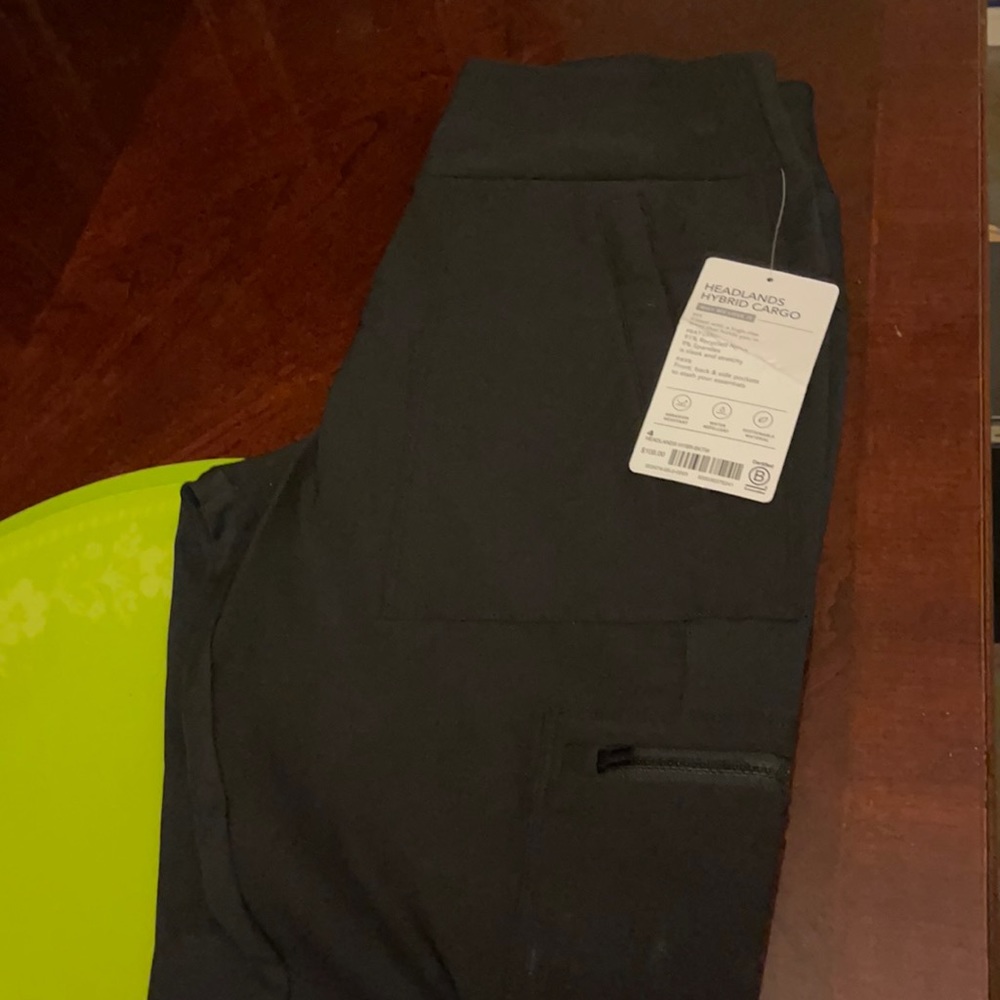 Brand new with tags athleta Headlands cargo II pants